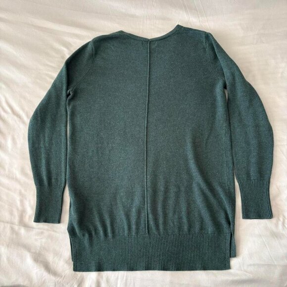 Old Navy Green V-neck Sweater. Size S. - Picture 2 of 5